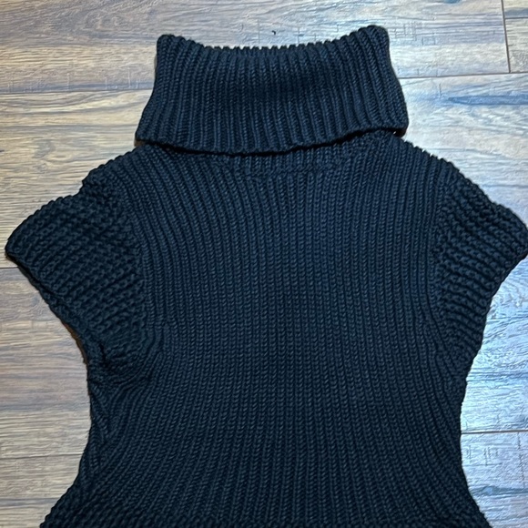 Moda International Sweater Top Size Small - Picture 2 of 5